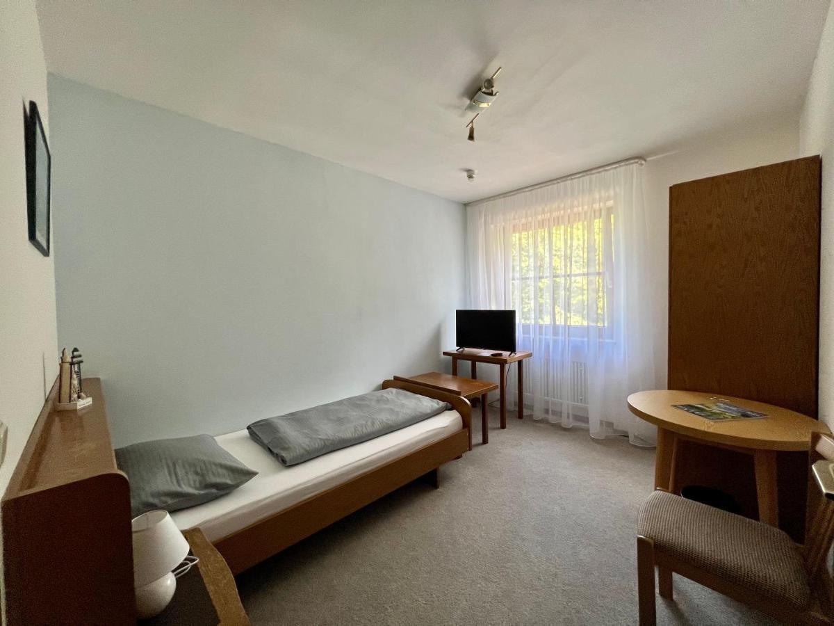 Hotel-Gasthof Deutschmeister Донаувёрт Экстерьер фото