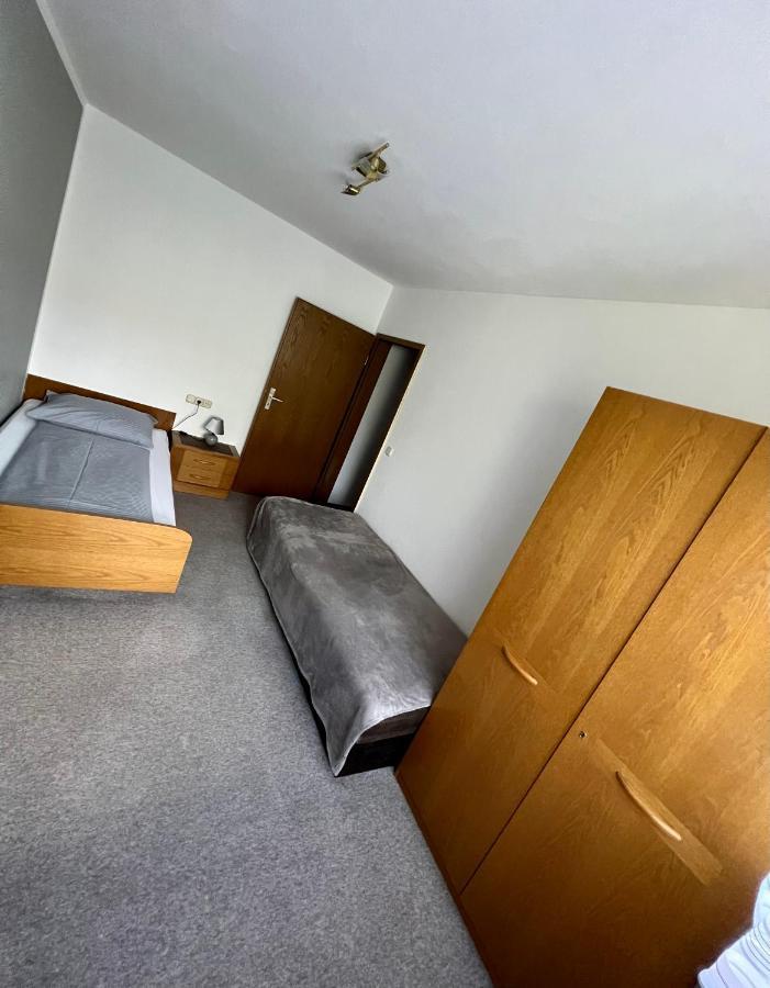 Hotel-Gasthof Deutschmeister Донаувёрт Экстерьер фото